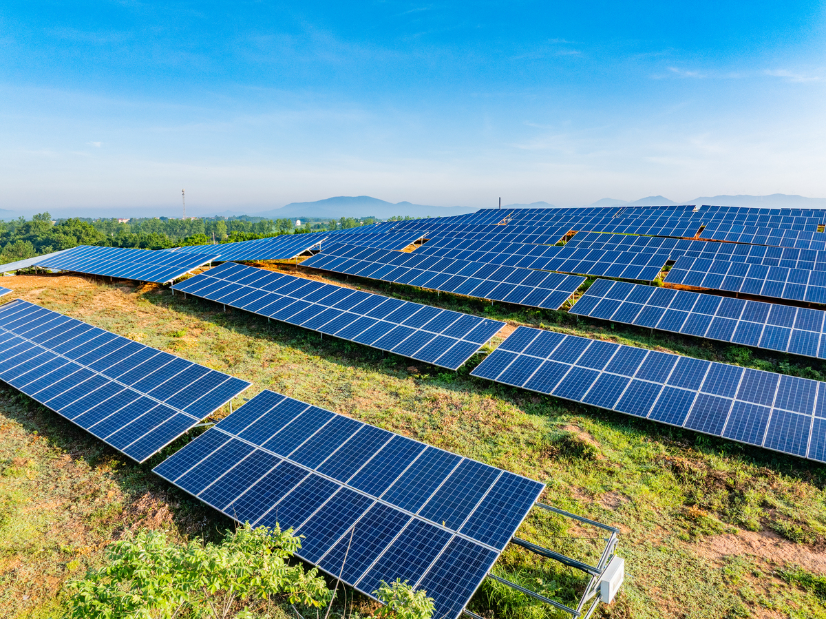 光伏領跑,能源轉型加速推進
