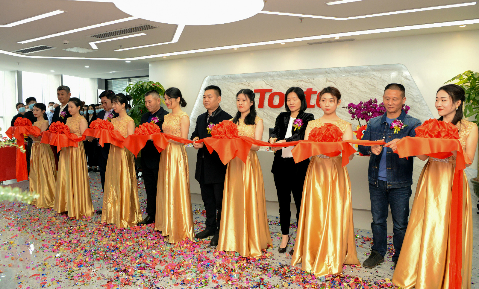 剪彩.jpg 剪彩.jpg